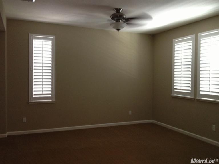 1076 Sallie, Tracy, CA 95376 photo 2