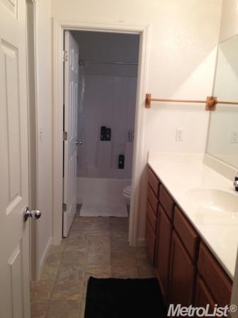 16471 Adobe Ct, Lathrop, CA 95330 photo 9