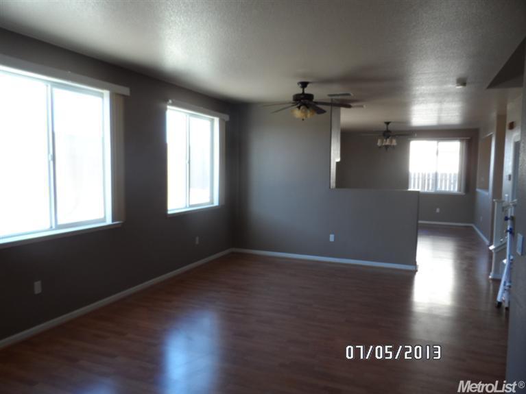 2463 Donatello St, Manteca, CA 95337 photo 2