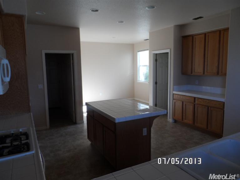 2463 Donatello St, Manteca, CA 95337 photo 5