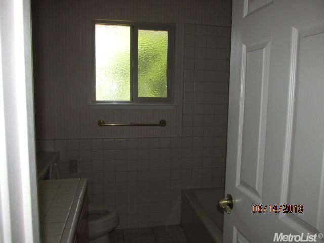 4765 Hixon Cir, Carmichael, CA 95608 photo 9