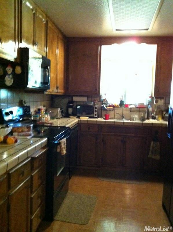 2429 Lavon Ln, Ceres, CA 95307 photo 2
