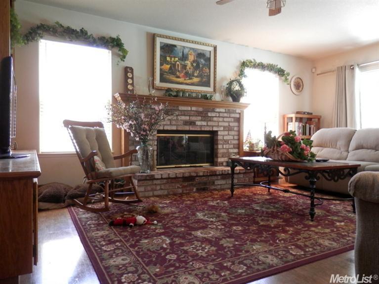 1801 Kit Fox Dr, Hughson, CA 95326 photo 3