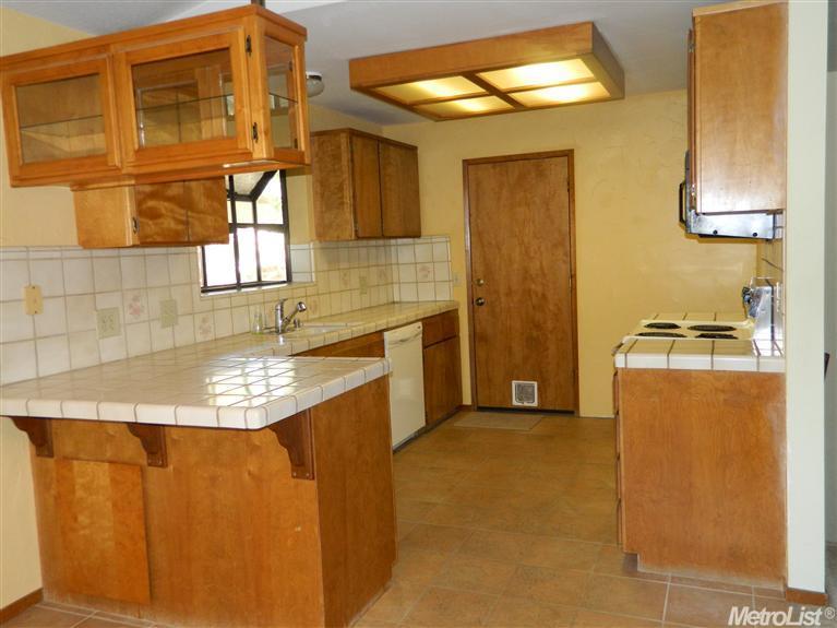 211 W Oak St, Colfax, CA 95713 photo 7