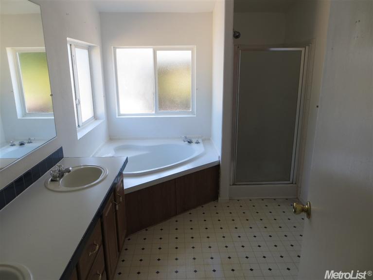 11114 E Comstock Rd, Stockton, CA 95215 photo 24