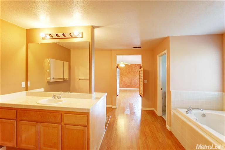 4251 Arroyo Ave, Davis, CA 95618 photo 13
