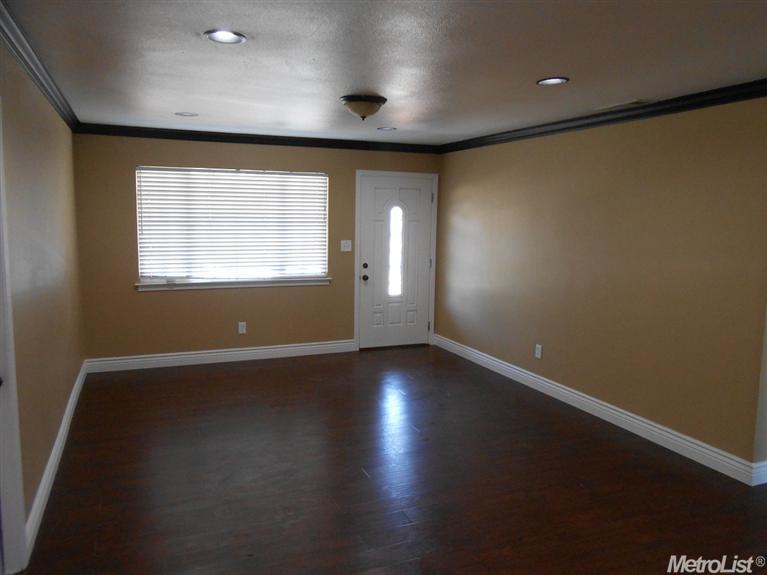 214 Downing Dr, Galt, CA 95632 photo 5