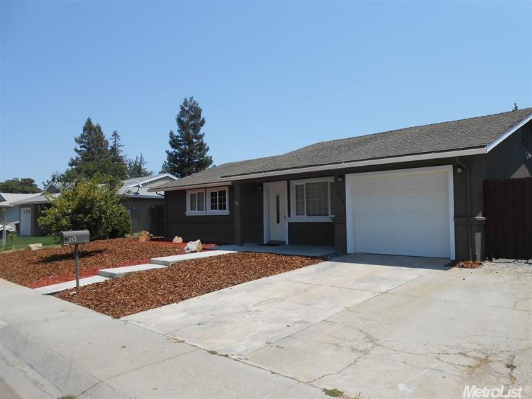 214 Downing Dr, Galt, CA 95632 photo 1
