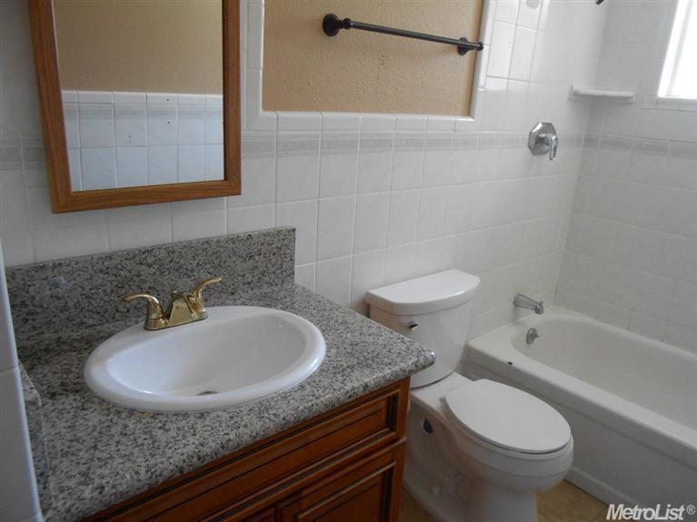 214 Downing Dr, Galt, CA 95632 photo 14