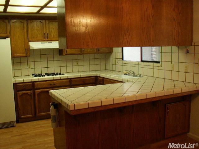 558 Van Dyken Way, Ripon, CA 95366 photo 3