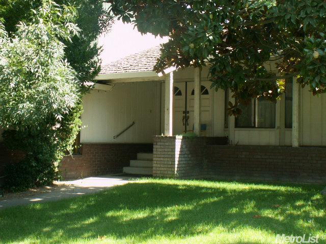 558 Van Dyken Way, Ripon, CA 95366 photo 1