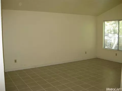 1105 Haron Ln, Modesto, CA 95351 photo 5