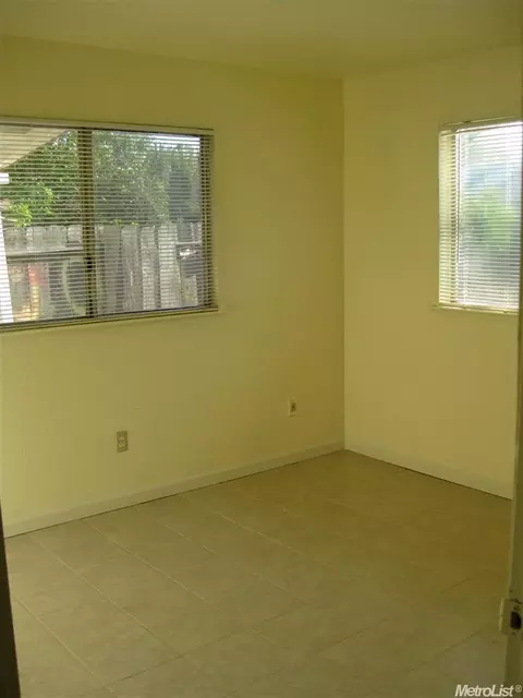 1105 Haron Ln, Modesto, CA 95351 photo 9