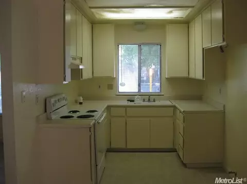 1105 Haron Ln, Modesto, CA 95351 photo 3