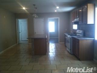 142 S Santa Ana Ave, Modesto, CA 95354 photo 2