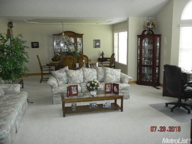 2020 Castleview Dr, Turlock, CA 95382 photo 3