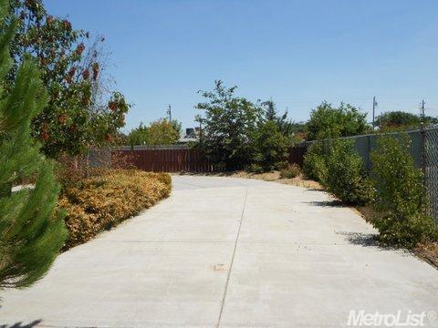 642 Acacia Ave, Manteca, CA 95336 photo 3