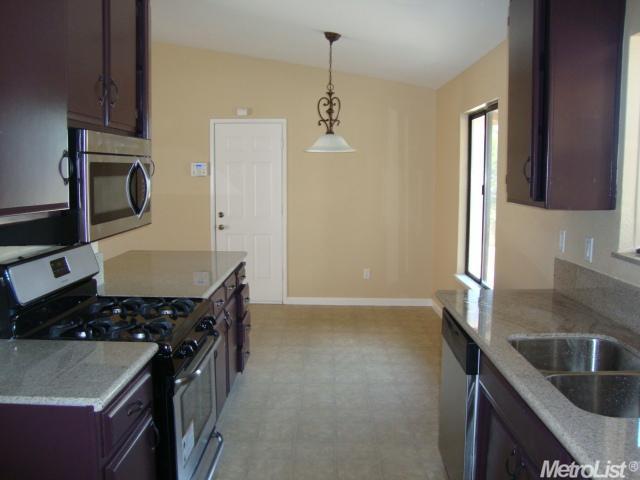 3005 Pyramid Dr, Ceres, CA 95307 photo 3