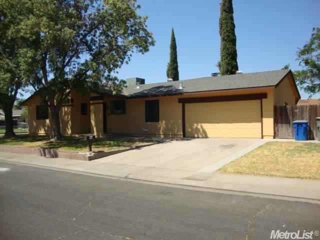 3005 Pyramid Dr, Ceres, CA 95307 photo 2