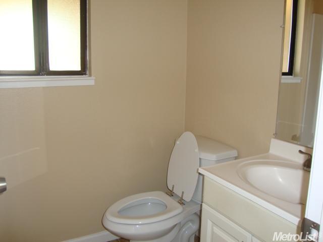 3005 Pyramid Dr, Ceres, CA 95307 photo 8