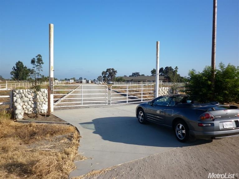 2929 Old Las Palmas Ave, Patterson, CA 95363 photo 2
