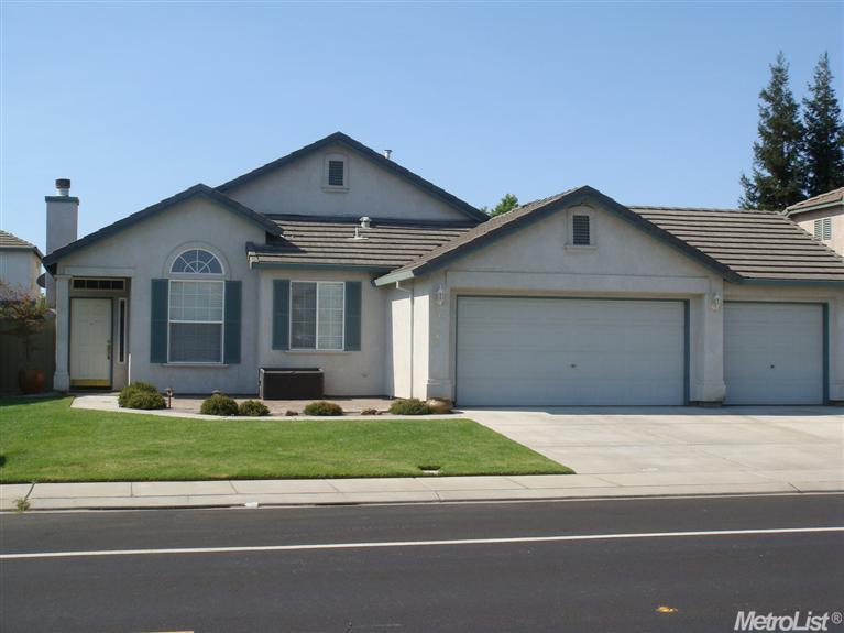 1736 Northgate Dr, Manteca, CA 95336 photo 1