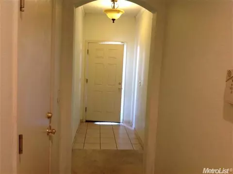 1359 Gianna Ln, Manteca, CA 95336 photo 2