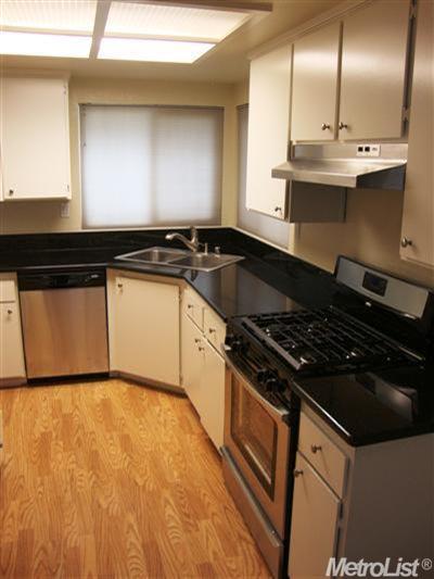 7613 Luzern, Antelope, CA 95843 photo 2