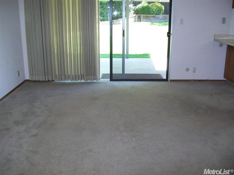 4740 Rustic Rd, Fair Oaks, CA 95628 photo 3