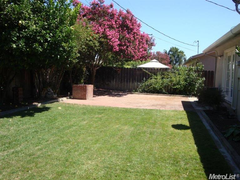 2215 W Walnut St, Lodi, CA 95242 photo 10