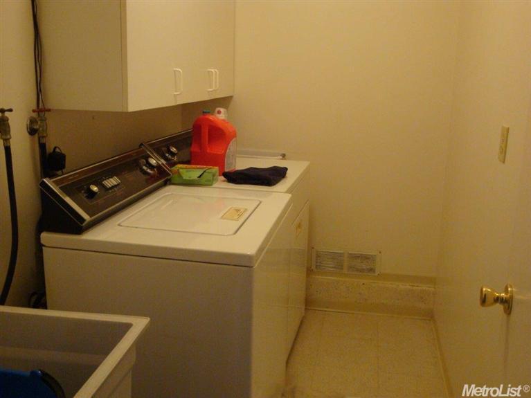2215 W Walnut St, Lodi, CA 95242 photo 6