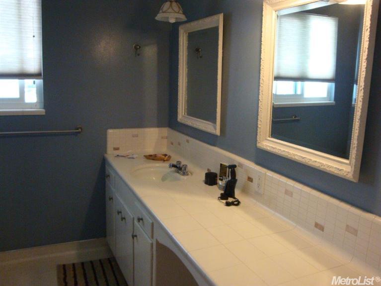 2215 W Walnut St, Lodi, CA 95242 photo 7