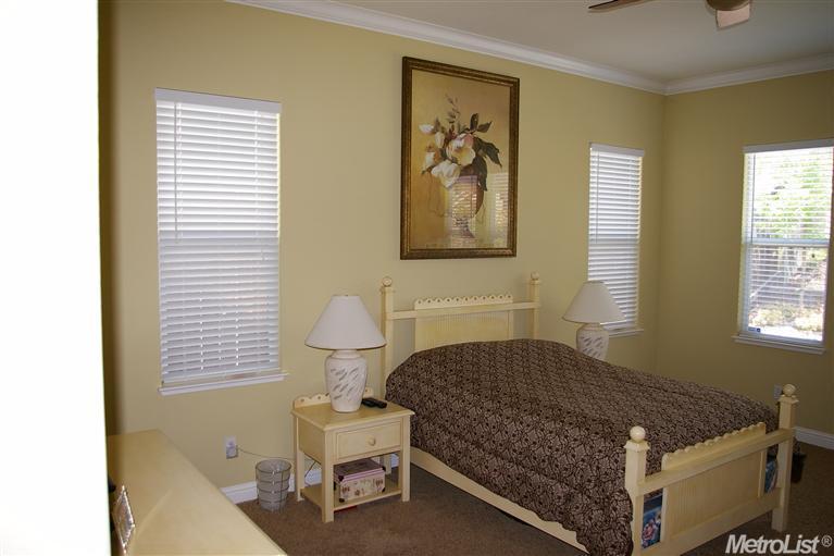 3825 Gresham Ln, Sacramento, CA 95835 photo 11