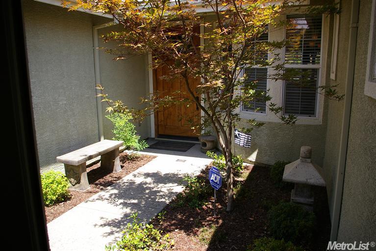 3825 Gresham Ln, Sacramento, CA 95835 photo 2
