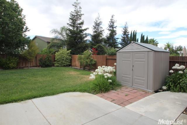 1204 Cliff Swallow Dr, Patterson, CA 95363 photo 2