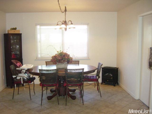 1820 Glaston Ave, Modesto, CA 95350 photo 10