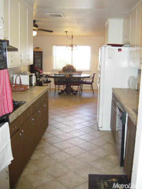 1820 Glaston Ave, Modesto, CA 95350 photo 6
