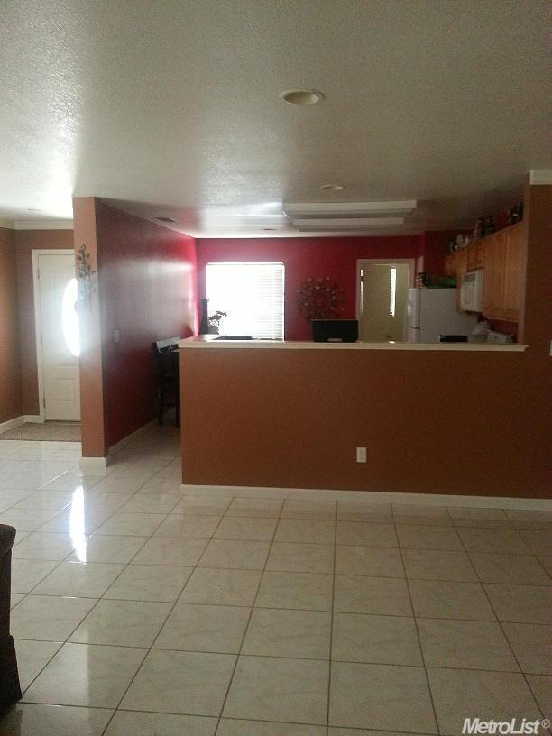 416 Roadrunner Dr, Patterson, CA 95363 photo 2