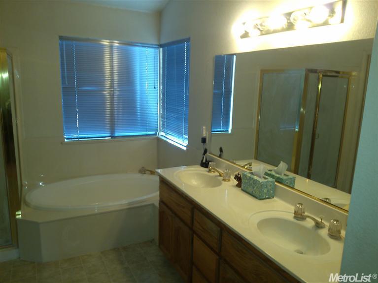 375 Lopez Ln, Tracy, CA 95376 photo 5