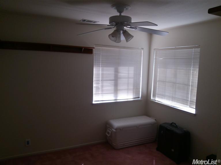 375 Lopez Ln, Tracy, CA 95376 photo 3