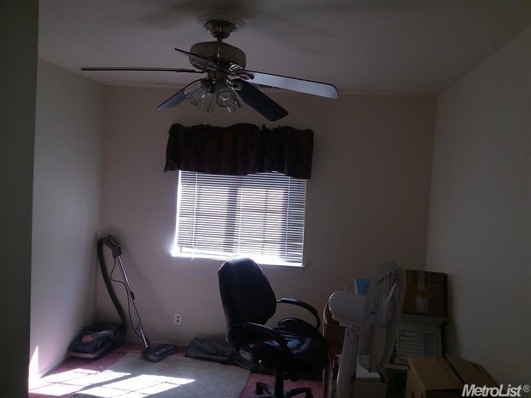 375 Lopez Ln, Tracy, CA 95376 photo 2