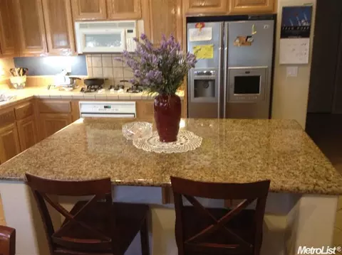 635 Boesch Dr, Ripon, CA 95366 photo 2