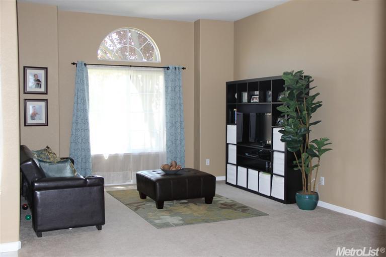 729 King, Folsom, CA 95630 photo 2
