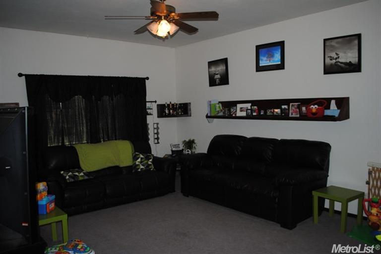 6119 Merry Ln, Carmichael, CA 95608 photo 3