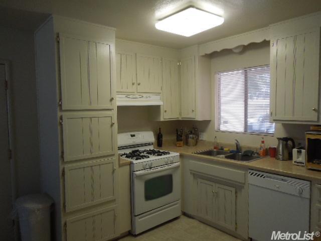 2016 Dickens Dr, Modesto, CA 95350 photo 3