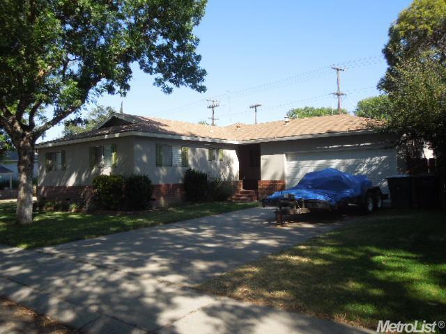 2016 Dickens Dr, Modesto, CA 95350 photo 1