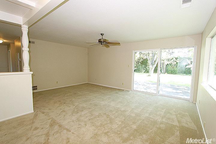 5936 Ellerslee Dr, Carmichael, CA 95608 photo 4
