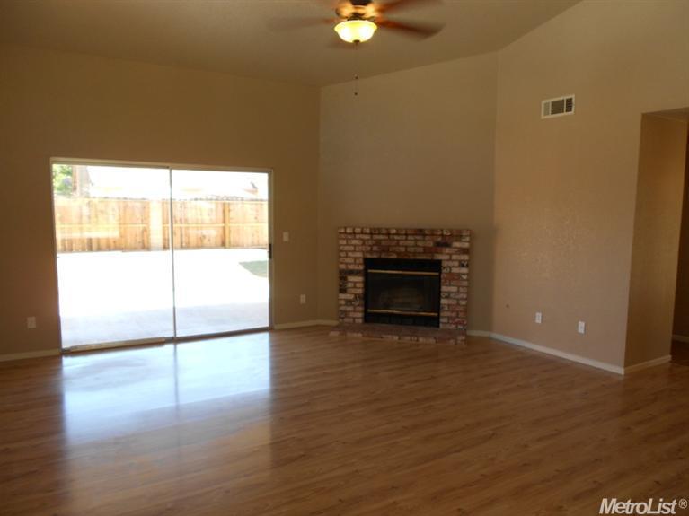3220 Rhone Dr, Ceres, CA 95307 photo 2