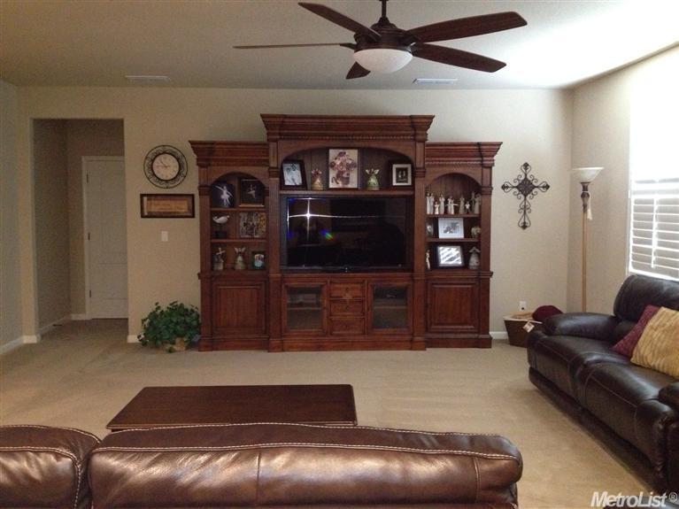 1424 Marigold, Patterson, CA 95363 photo 4