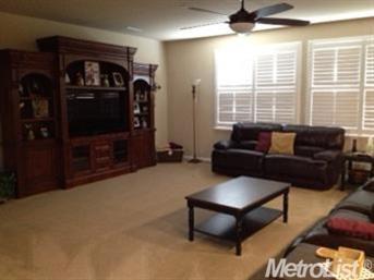 1424 Marigold, Patterson, CA 95363 photo 2